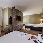 Ibis Frankfurt Centrum Hotel 3*