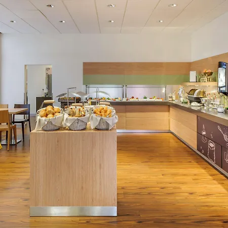 Hotel Ibis Frankfurt Centrum 3*
