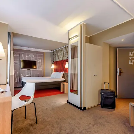 Ibis Frankfurt Centrum 3*