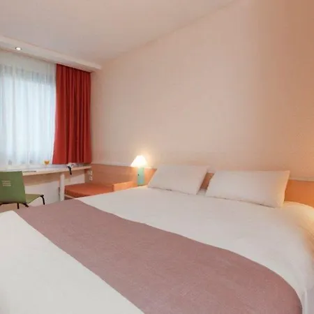 Ibis Frankfurt Centrum Hotel 3*