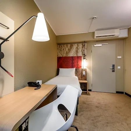 Ibis Frankfurt Centrum Hotel 3*