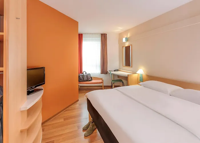 Ibis Frankfurt Centrum Otel 3*