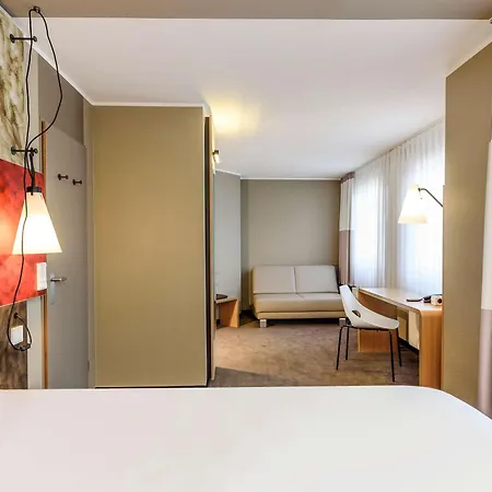 Ibis Frankfurt Centrum Hotel 3*